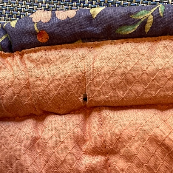 HOLDINGS Floral, Roomy Metal Collapsible Quilted Bag - Picture 12 of 13